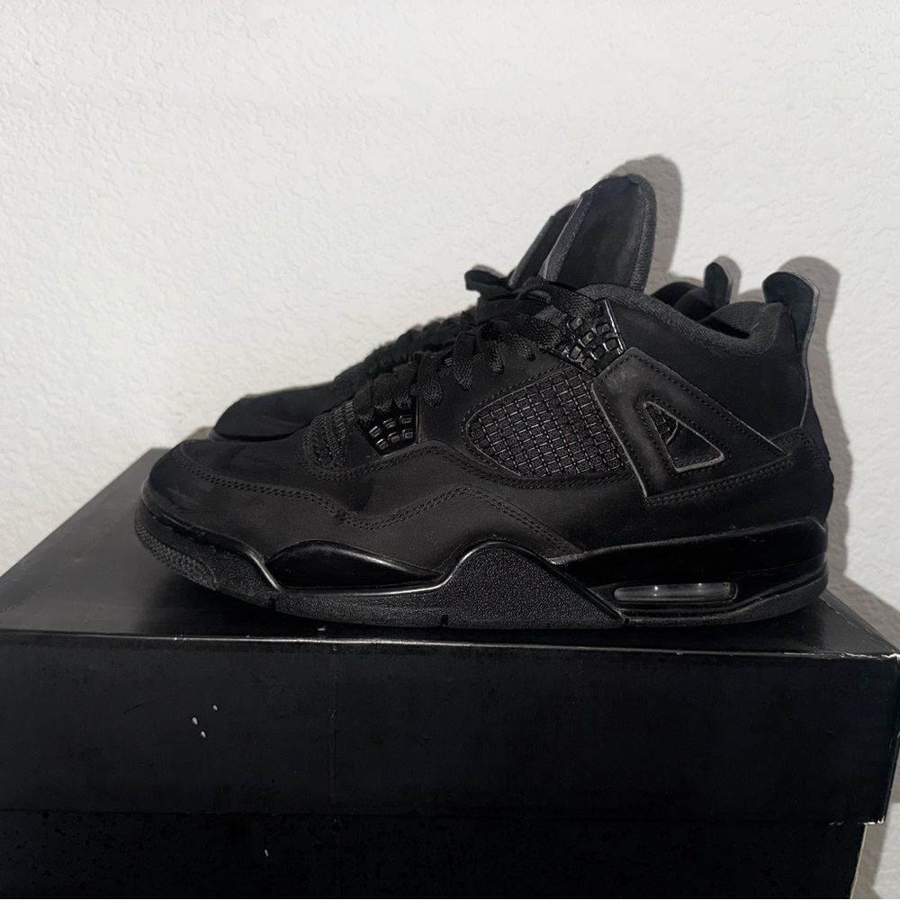 Jordan Black Sneakers